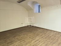 出租 商业用 - 店铺 Budapest, VIII. 市区, 43m2